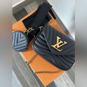 Louis Vuitton New Wave Multi-Pochette in Black